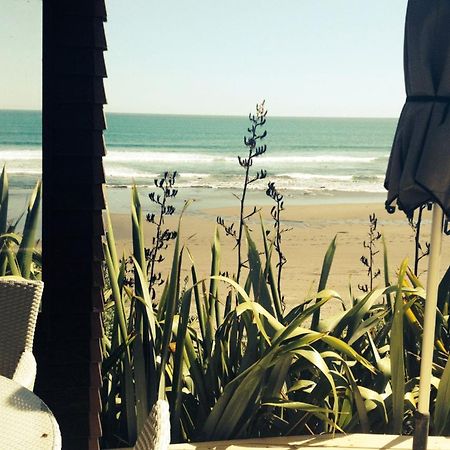 Chester Cottage Beachfront Oakura Ngoại thất bức ảnh