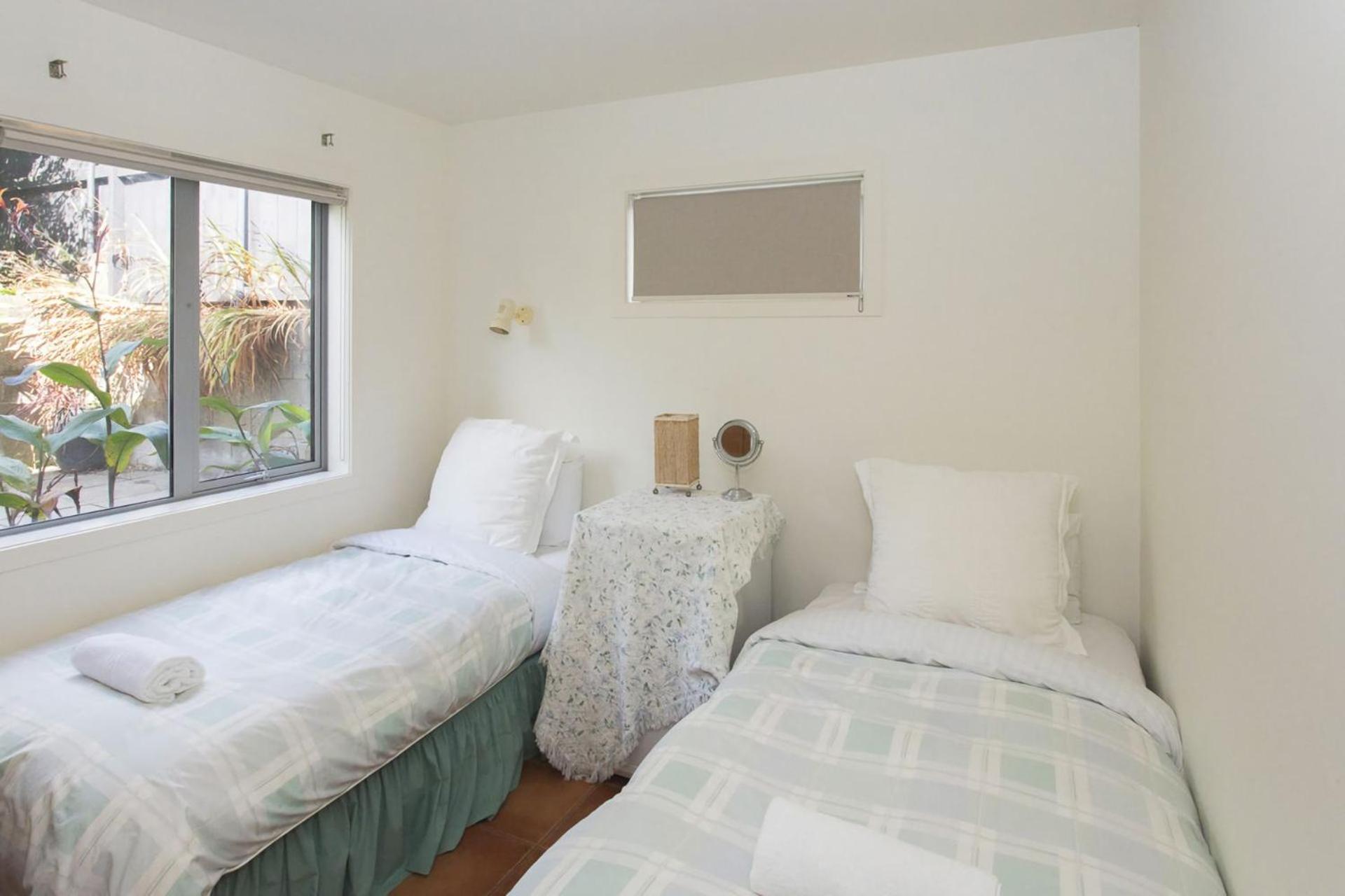 Chester Cottage Beachfront Oakura Ngoại thất bức ảnh
