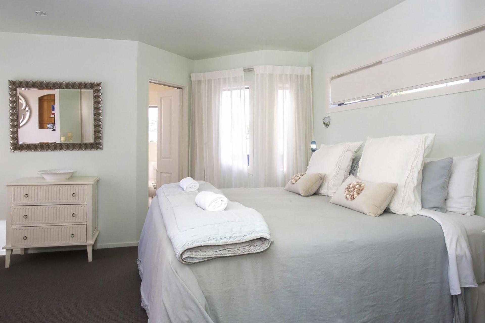 Chester Cottage Beachfront Oakura Ngoại thất bức ảnh