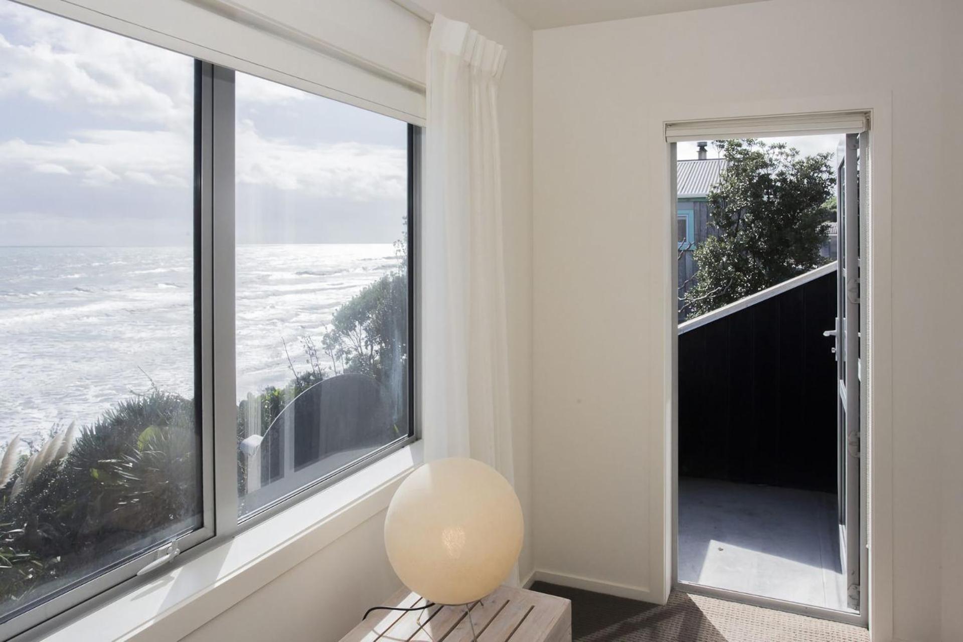 Chester Cottage Beachfront Oakura Ngoại thất bức ảnh
