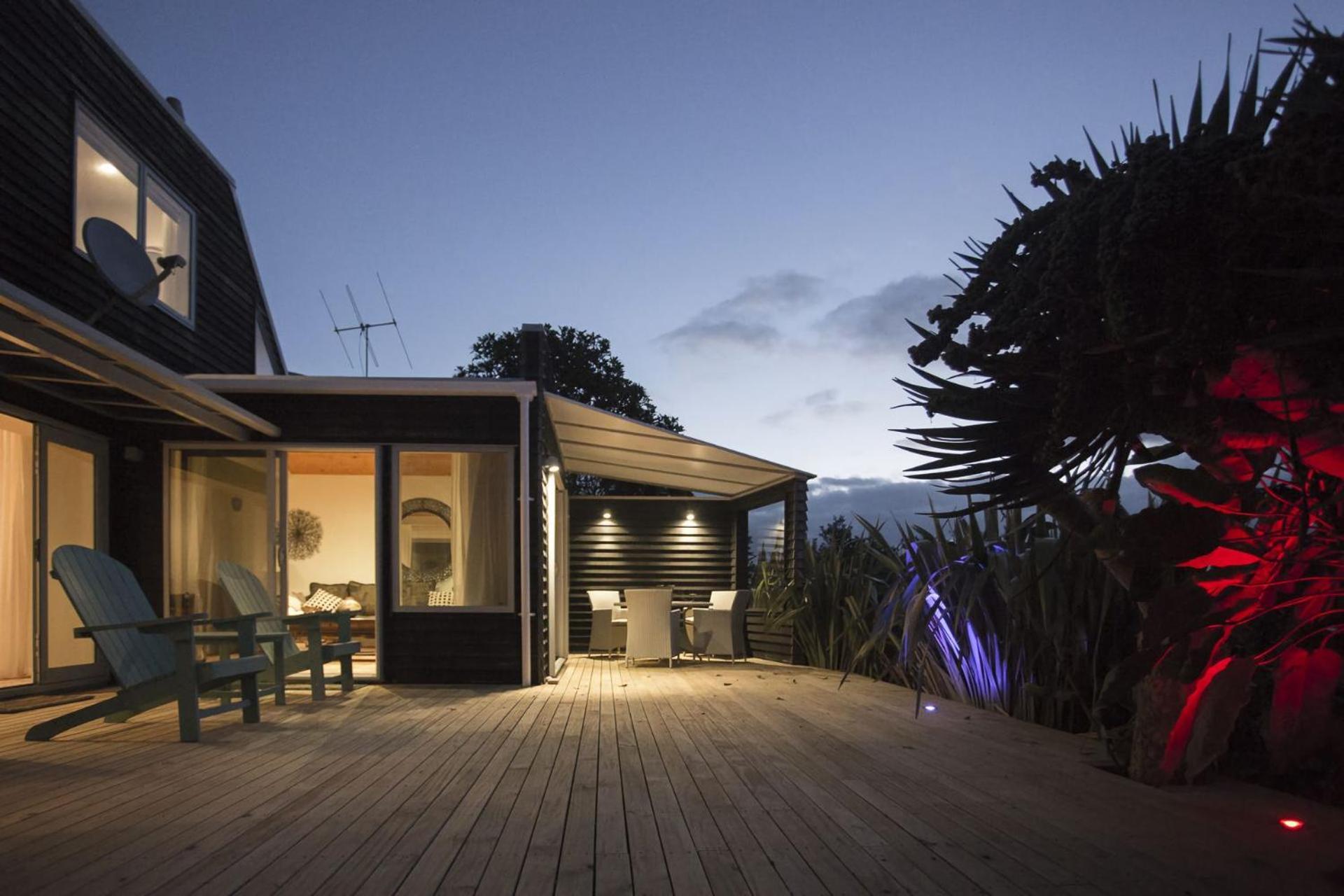 Chester Cottage Beachfront Oakura Ngoại thất bức ảnh